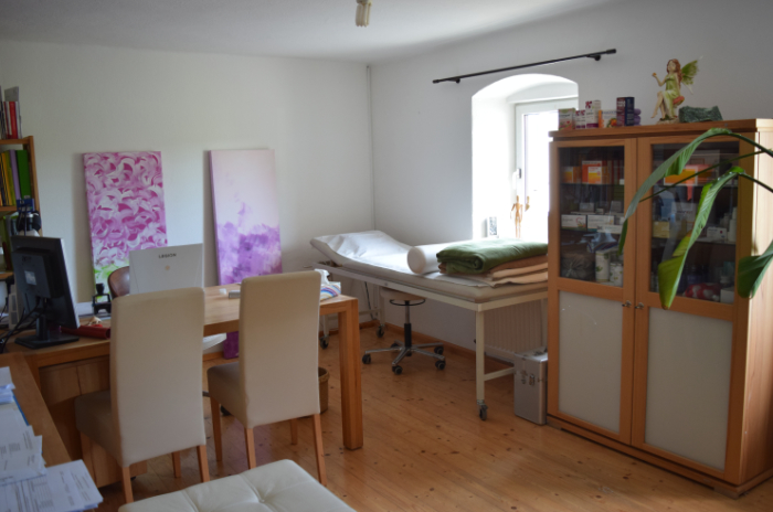 Praxisraum oben_Liege